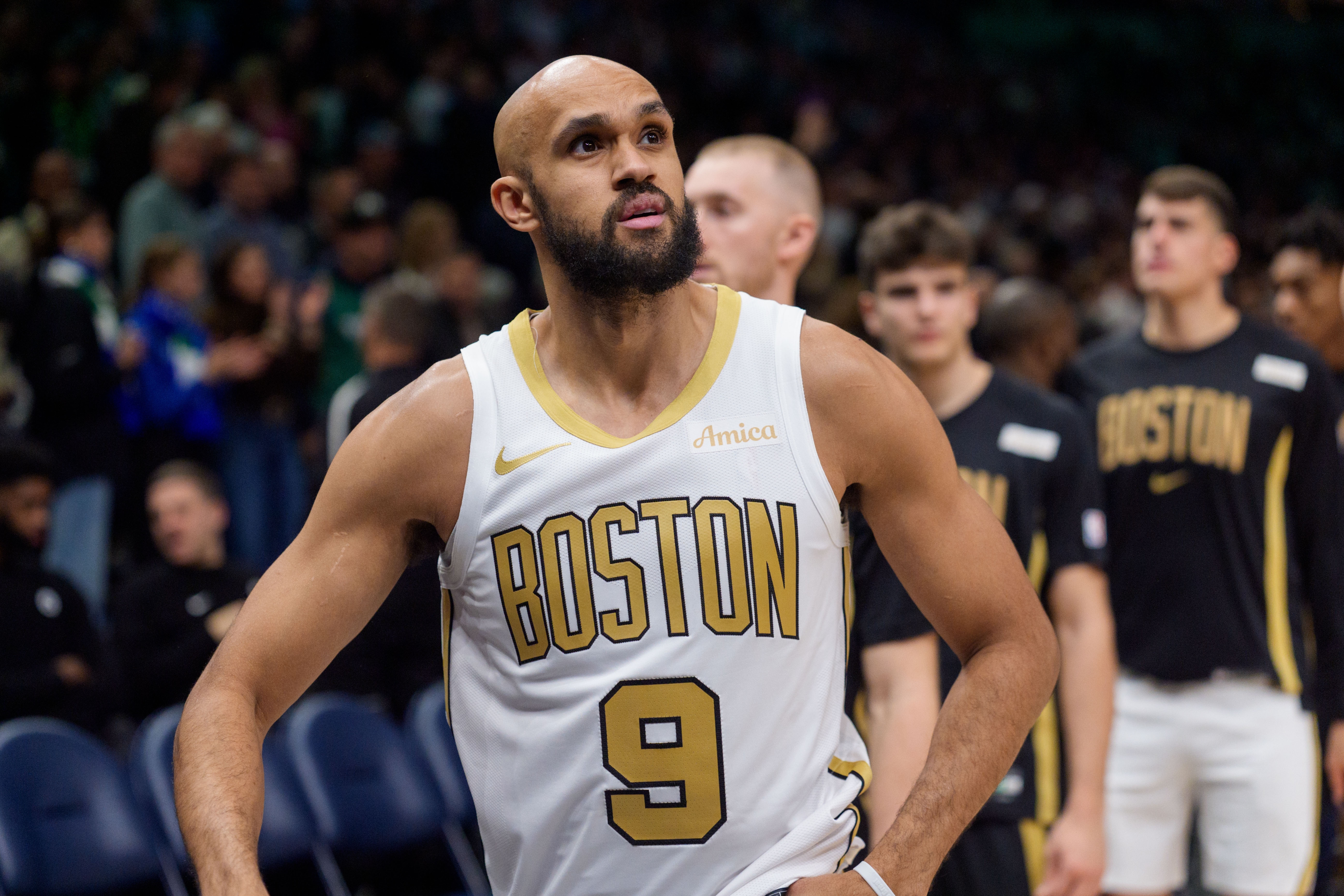 九游体育网站-有点着急了！德里克·怀特接球离三分线一步 后仰绝杀三分打铁