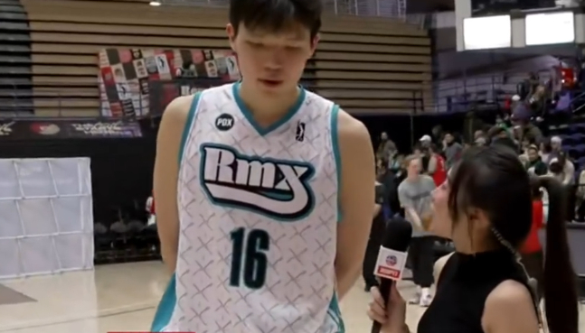 比分直播-杨瀚森：和混音队友开玩笑说让我当控卫 半个NBA赛季在摸爬滚打|杨翰森|波特兰开拓者队|篮板|开拓者|联盟_新浪体育_新浪新闻