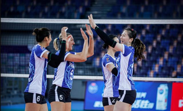 九游-阵容调整结果截然相反 上海女排3比0完胜北京女排